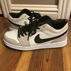 Nike Air Jordan 1 Low size 9
